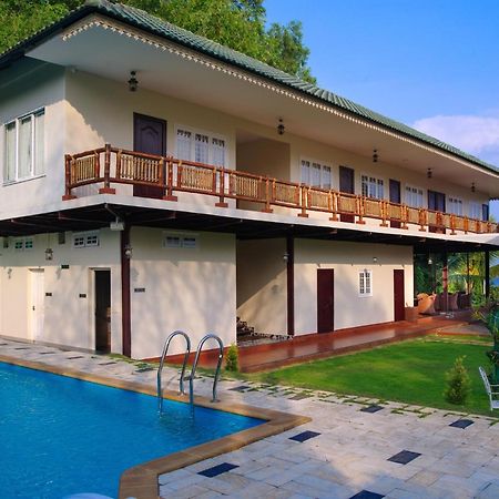 Cyrus Resort Alappuzha Exterior foto