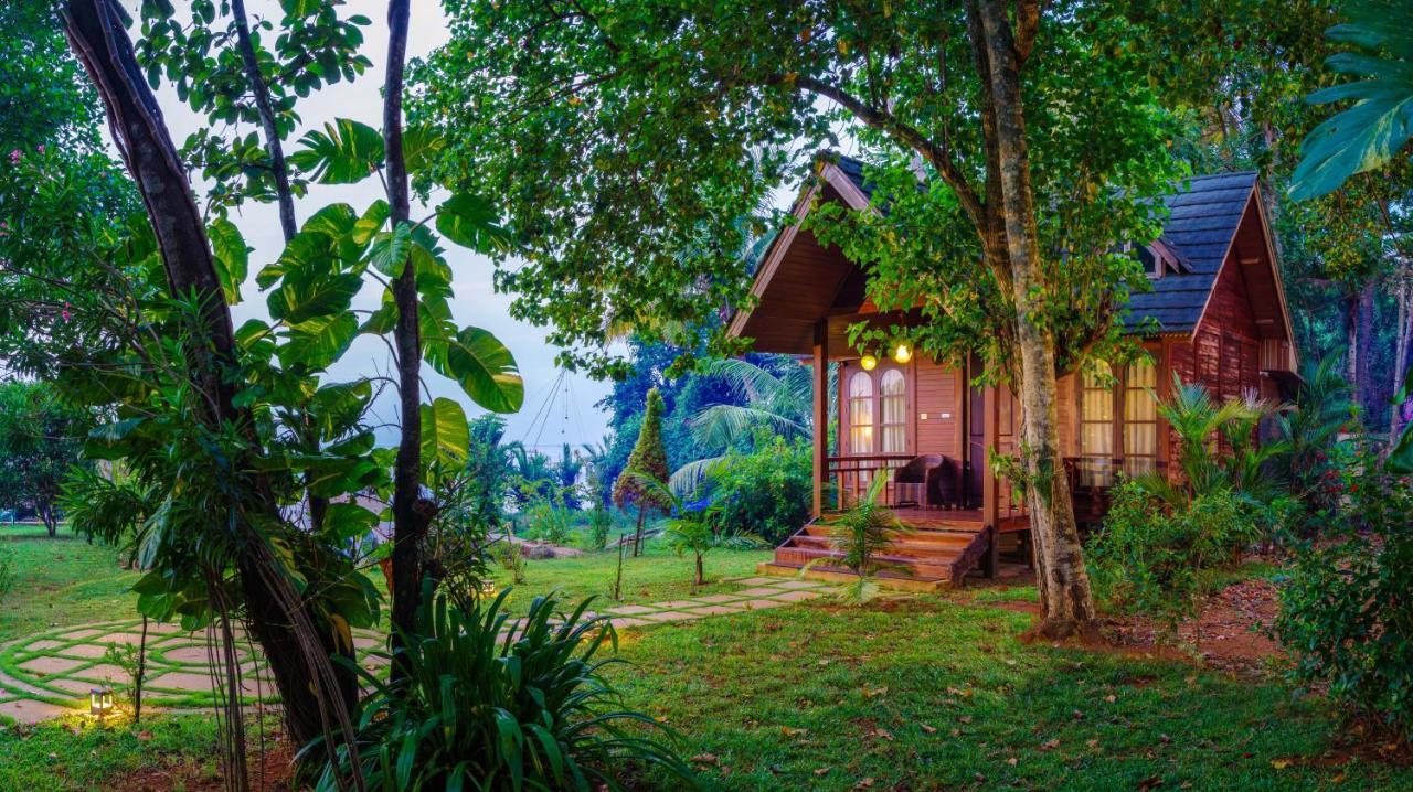 Cyrus Resort Alappuzha Exterior foto