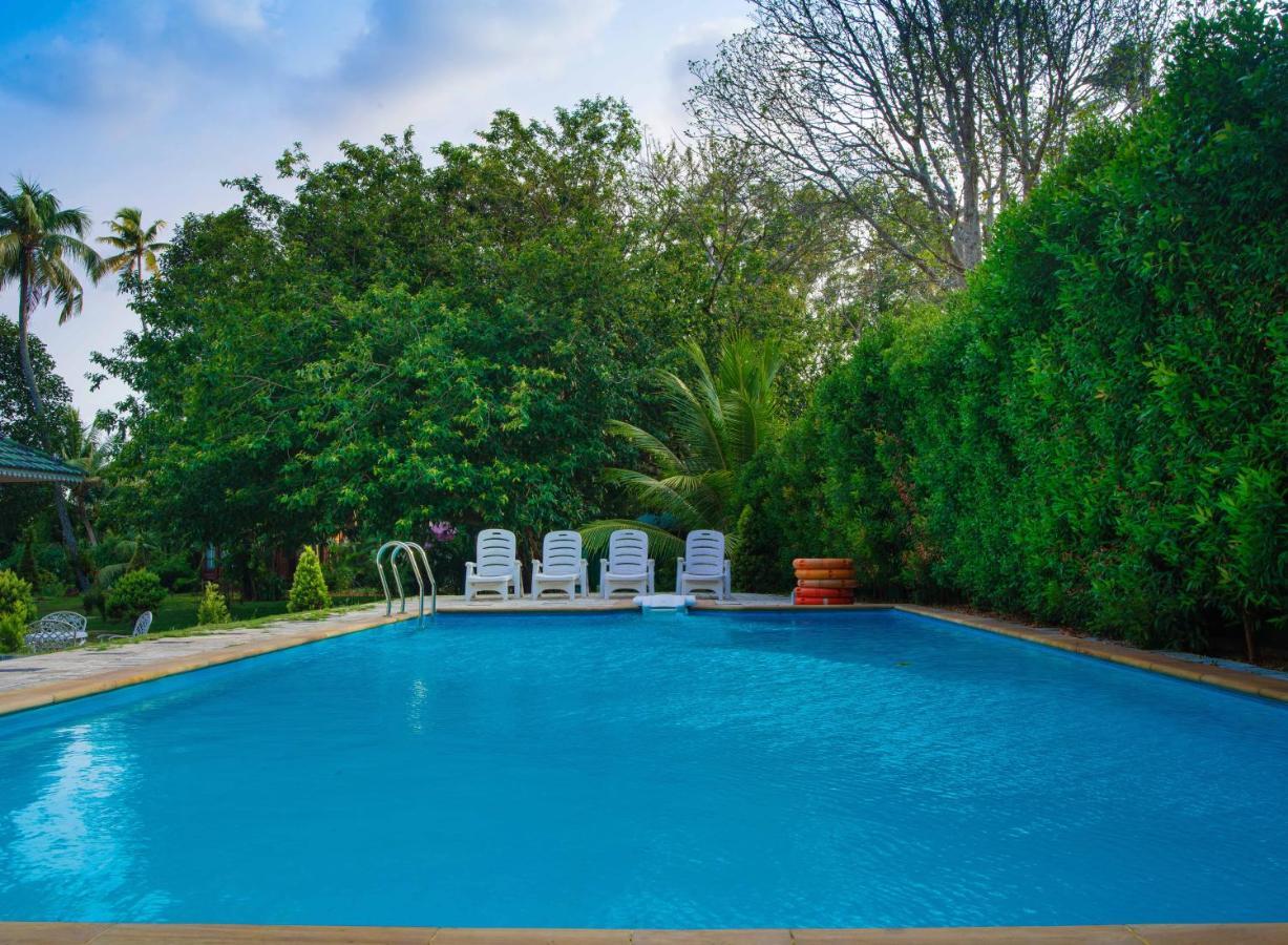 Cyrus Resort Alappuzha Exterior foto