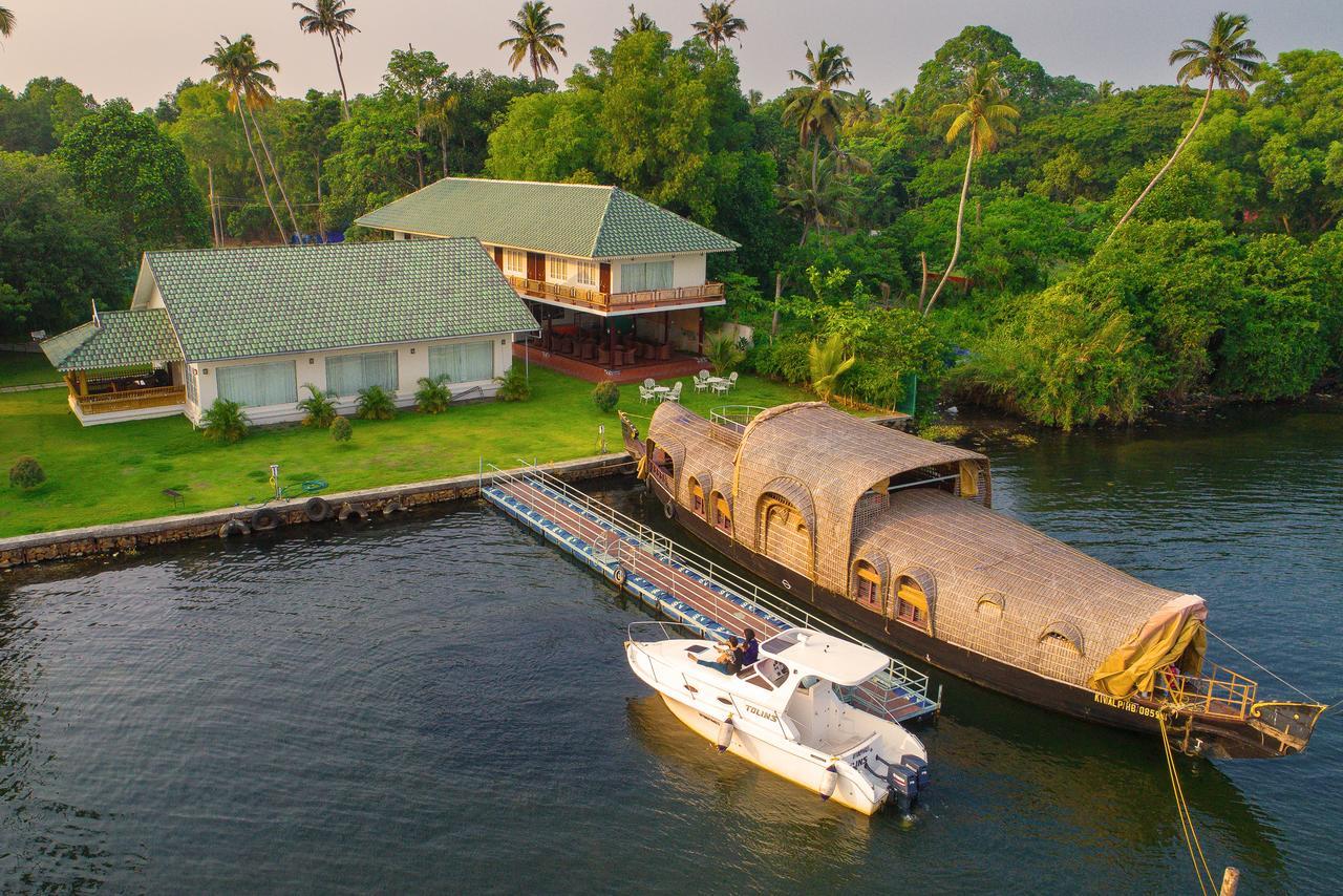 Cyrus Resort Alappuzha Exterior foto