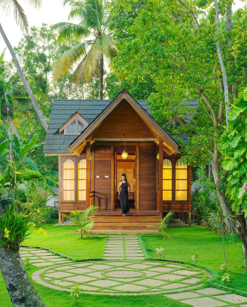 Cyrus Resort Alappuzha Exterior foto